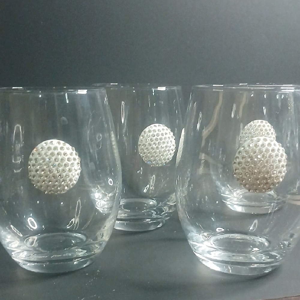 Queen Elegant Clear Glasses with Silver Accents With Nice Details